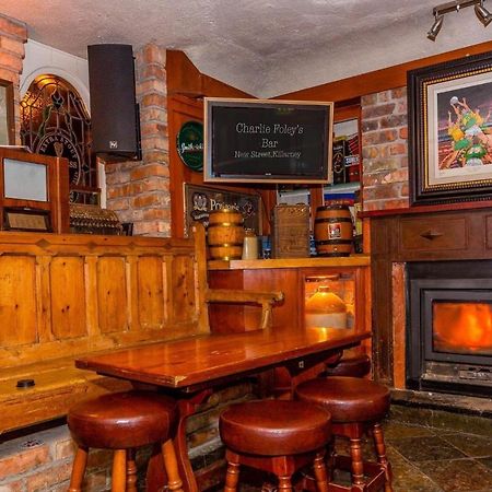 Charlie Foleys Bed & Breakfast Killarney Exterior photo